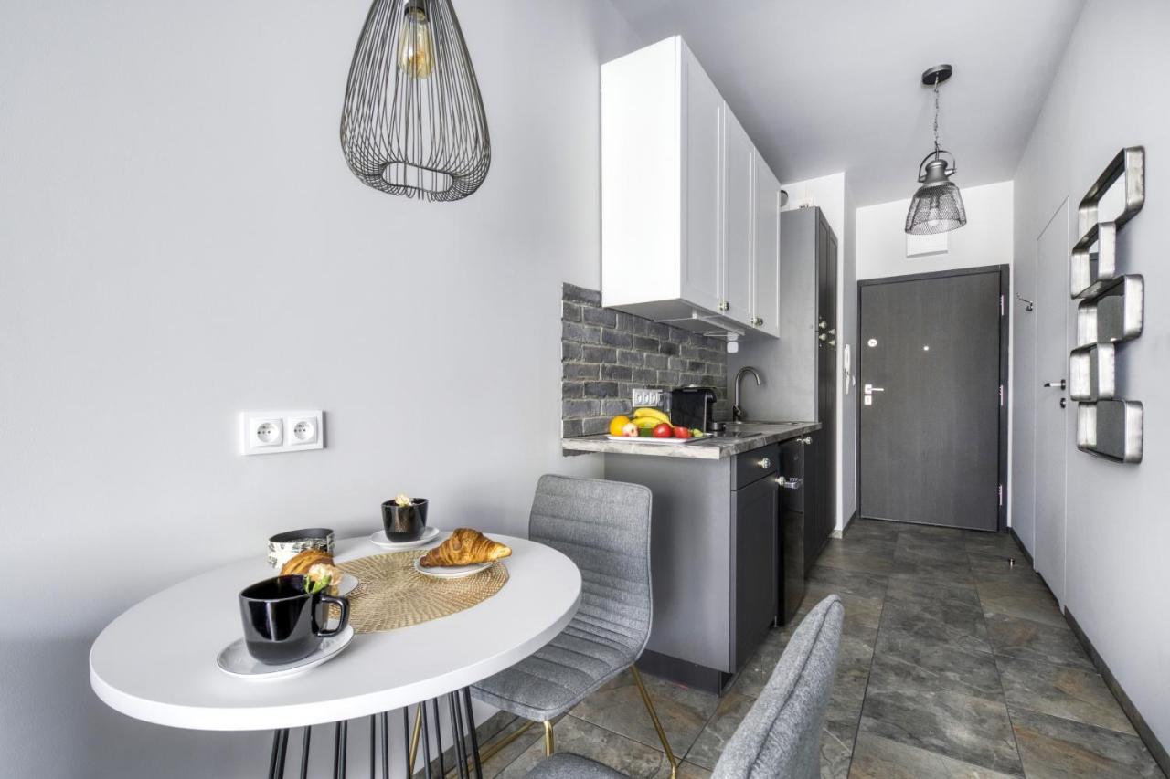 Stylowe Studio Krzemieniecka, Metro Slodowiec, Free Parking By Cosmo Spirit Varşova Dış mekan fotoğraf