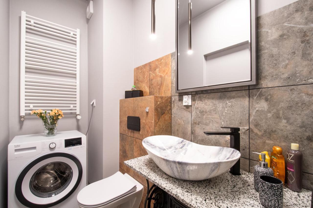 Stylowe Studio Krzemieniecka, Metro Slodowiec, Free Parking By Cosmo Spirit Varşova Dış mekan fotoğraf