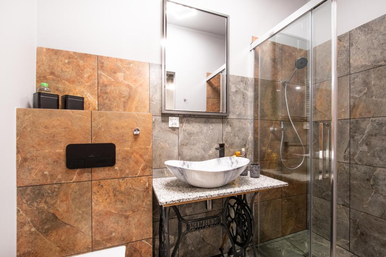 Stylowe Studio Krzemieniecka, Metro Slodowiec, Free Parking By Cosmo Spirit Varşova Dış mekan fotoğraf
