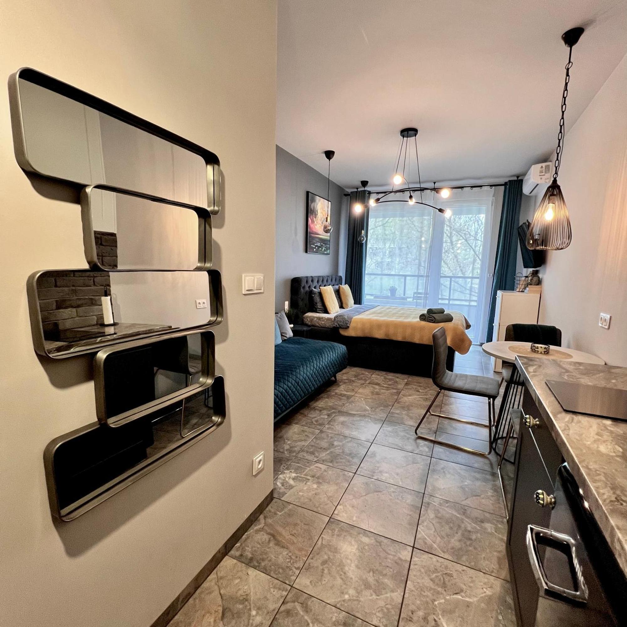 Stylowe Studio Krzemieniecka, Metro Slodowiec, Free Parking By Cosmo Spirit Varşova Dış mekan fotoğraf